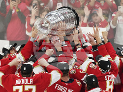 APTOPIX Stanley Cup Oilers Panthers Hockey