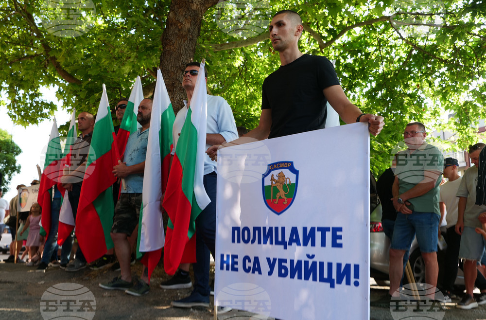 Варна - полицейски служители - граждани
