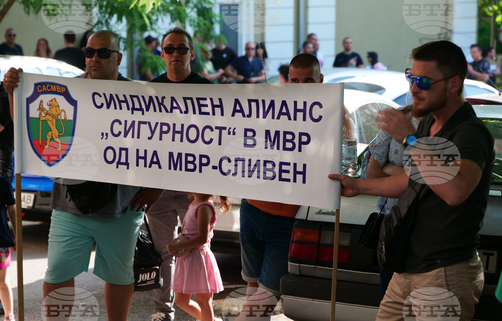 Варна - полицейски служители - граждани