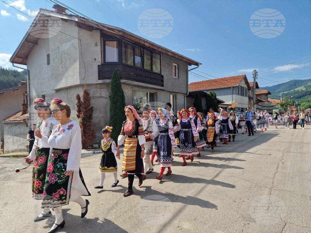 Троян - село Черни Осъм - празник „Чукан боб с коприва и хоро се извива“