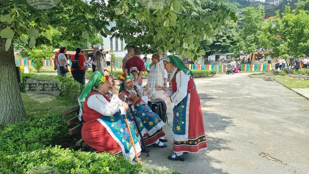 Село Смилян – Фолклорен събор „Изворен глас“