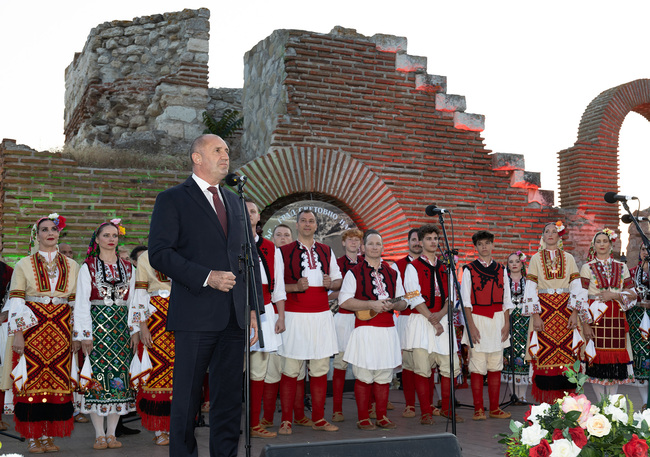 President Radev Distinguishes US-Based Otets Paisii Folk Dance Ensemble