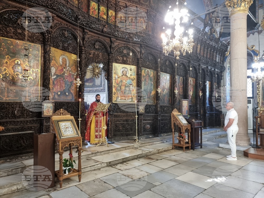 Да пазим светлата памет на българските светци и мъченици, призова отец Николай Ненов от храма "Св. Успение Богородично" в Пазарджик