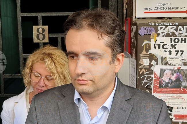 Democratic Bulgaria Urges Change in Personnel Policy at Coalition Partner Continue the Change amid Political Fallout in Sofia