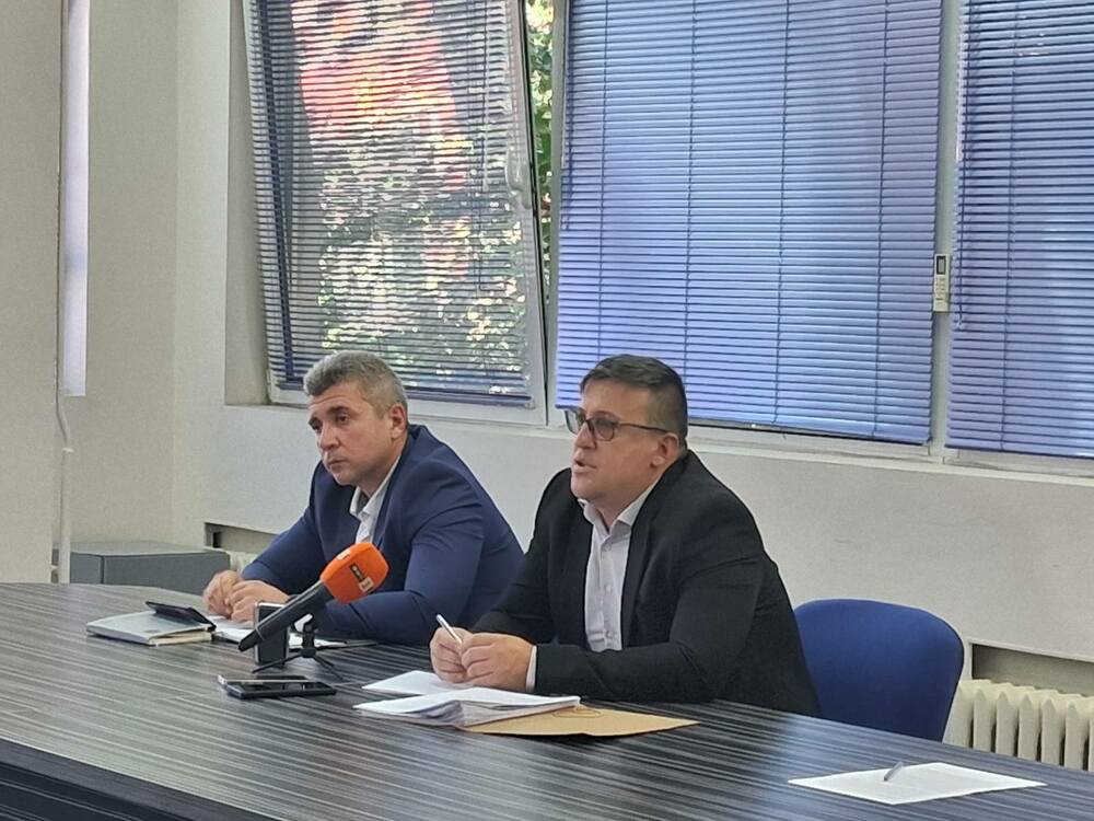 Окръжна прокуратура – Пазарджик привлече като обвиняеми двама китайски граждани и двама българи за участие в организирана престъпна група за незаконно използване на световни марки при продажбата на очила