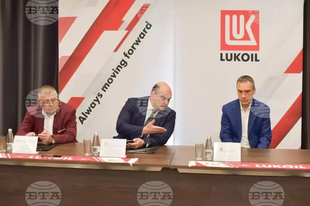 Шесткратният волейболен шампион на България при мъжете Нефтохимик 2010 подписа нов договор с генералния си рекламодател