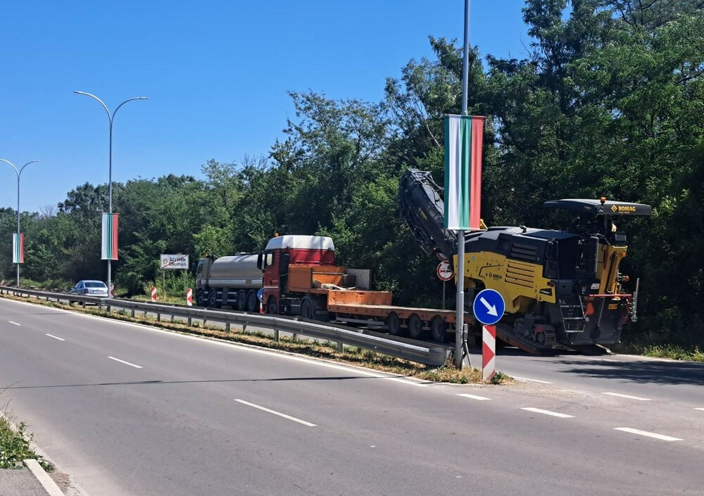 Община Шумен: Удължава се временната организация на движение към Пети километър във връзка с асфалтирането на пътя