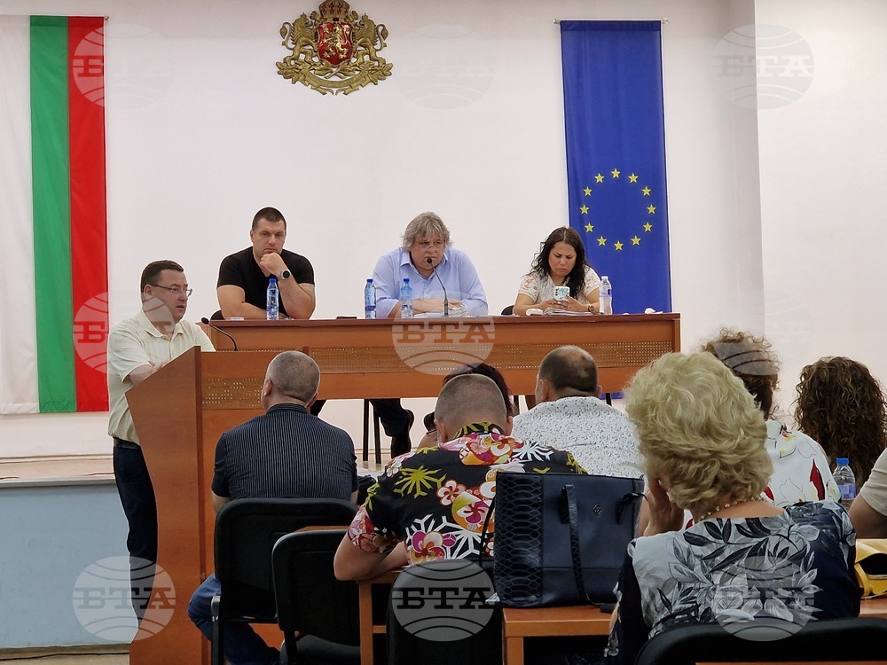 Причината за липсата на вода в селата Хаджидимитрово и Горна Студена е в дренажните водоизточници, каза кметът на община Свищов