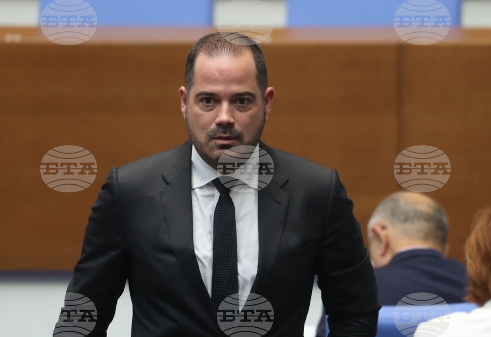 Румен Радев внушава неистини, не се предвижда „разпродажба“ на държавни имоти, каза Калин Стоянов от "ДПС - Ново начало"