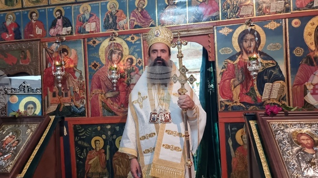 От светите апостоли научихме за Господ Иисус Христос, каза патриарх Даниил в Брезник