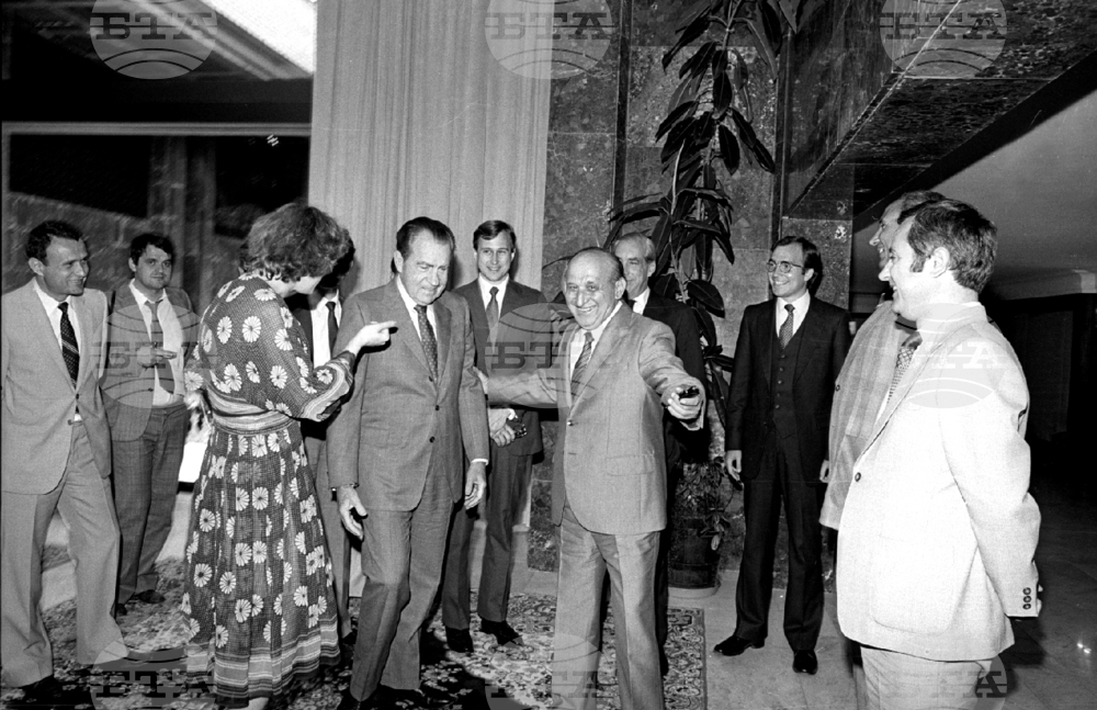 На 1 юли 1982 г. Ричард Никсън и Тодор Живков се срещат в резиденция „Евксиноград“ край Варна