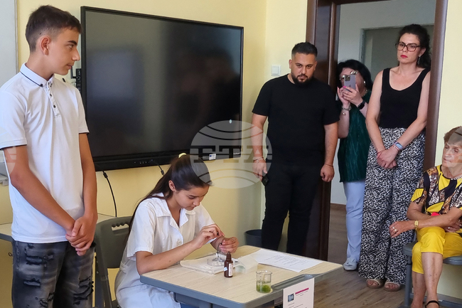 В Обединеното училище "Христо Ботев" в търговищкото село Макариополско бе открит STEM център