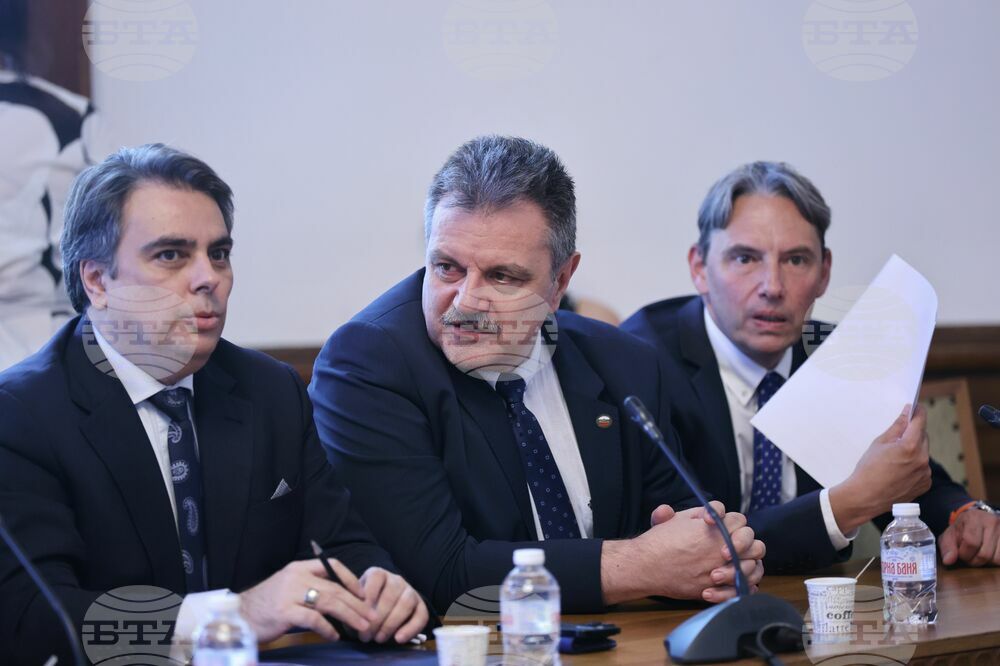 Парламент - кръгла маса - млади лекари - заплащане