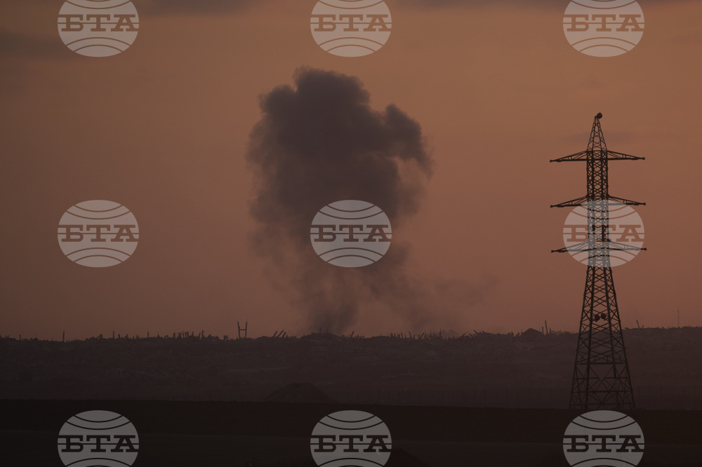 Най-малко 17 души загинаха при израелски удар в ивицата Газа, съобщиха местните власти