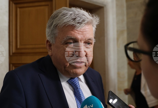 Министърът на околната среда Манол Генов определи вота на недоверие като губене на парламентарно време