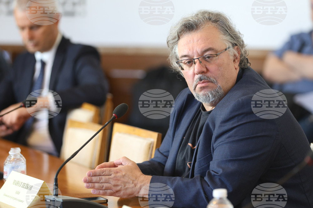 ПП-ДБ ще се въздържи от подкрепа на законопроекта за изменение и допълнение на Закона за културното наследство, внесен от Тошко Йорданов, каза Манол Пейков
