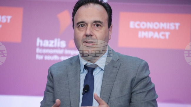 АНА-МПА: Папастергиу и Фукуяма обсъждат опасностите от „агентния изкуствен интелект“