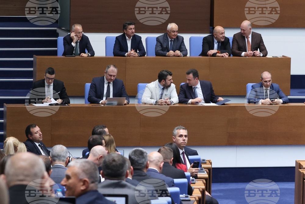 Днес осъществихме всички форми на парламентарен контрол, допустими по Конституция, коментира премиерът Росен Желязков