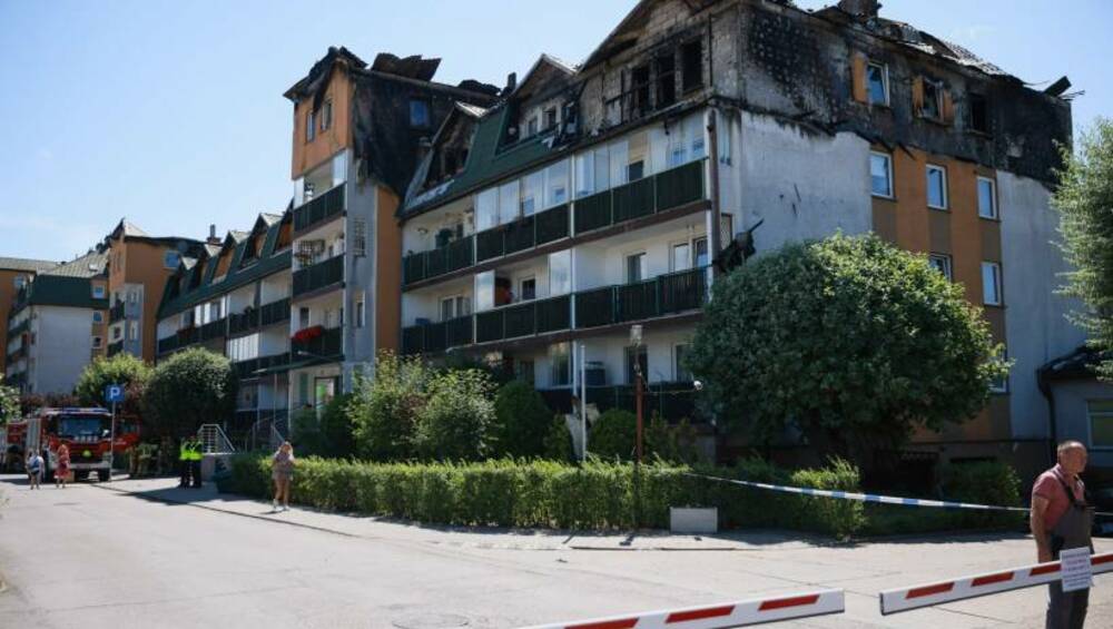 ПАП: Голям пожар е засегнал 200 апартамента в полския град Зомбки
