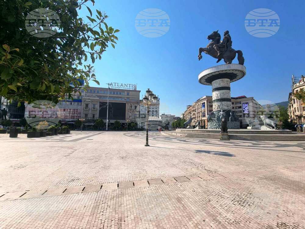 Scorching Heat Empties Skopje Streets