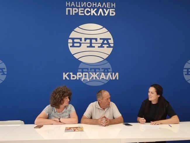 Стараем се да запазим онзи дух, който ни е предаден като ценност, каза председателят на кърджалийското читалище „Родопски фар 1938“ Иван Узунов