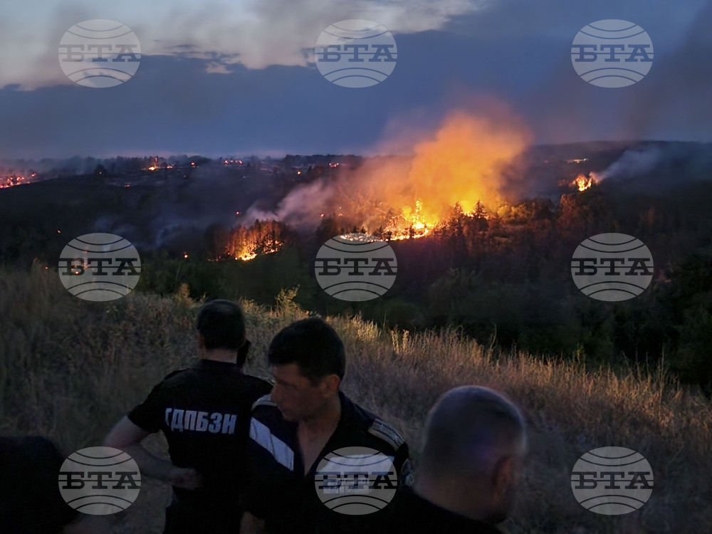 Пожари горят в различни части на страната, премиерът призова за превенция кметовете и областните управители