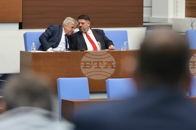 Депутатите разискваха вота на недоверие към правителството за "провал в сектора на околната среда и водите"