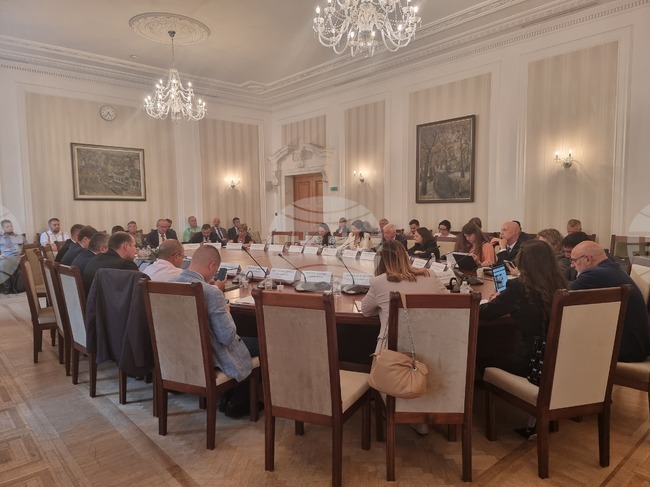Регионалната комисия прие на първо четене промени в Закона за държавния бюджет, касаещи Инвестиционната програма за общински проекти