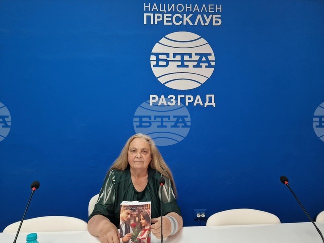 Писателката Снежана Желязкова участва в сборника "Авторски тефтери: Китка за обич" с пътепис за разградското село Пороище