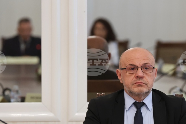 Вицепремиерът Томислав Дончев съобщи, че 60 млн. лева ще бъдат пренасочени в областта на военната промишленост до края на годината
