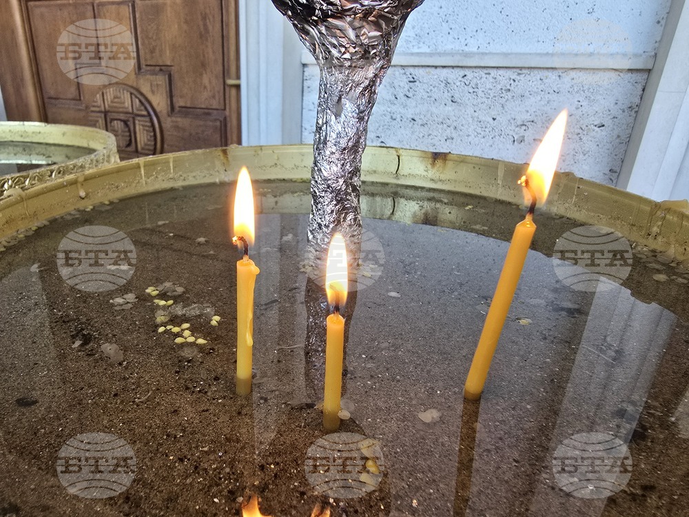 Ловеч - храм „Св. св. Кирил и Методий” - служба