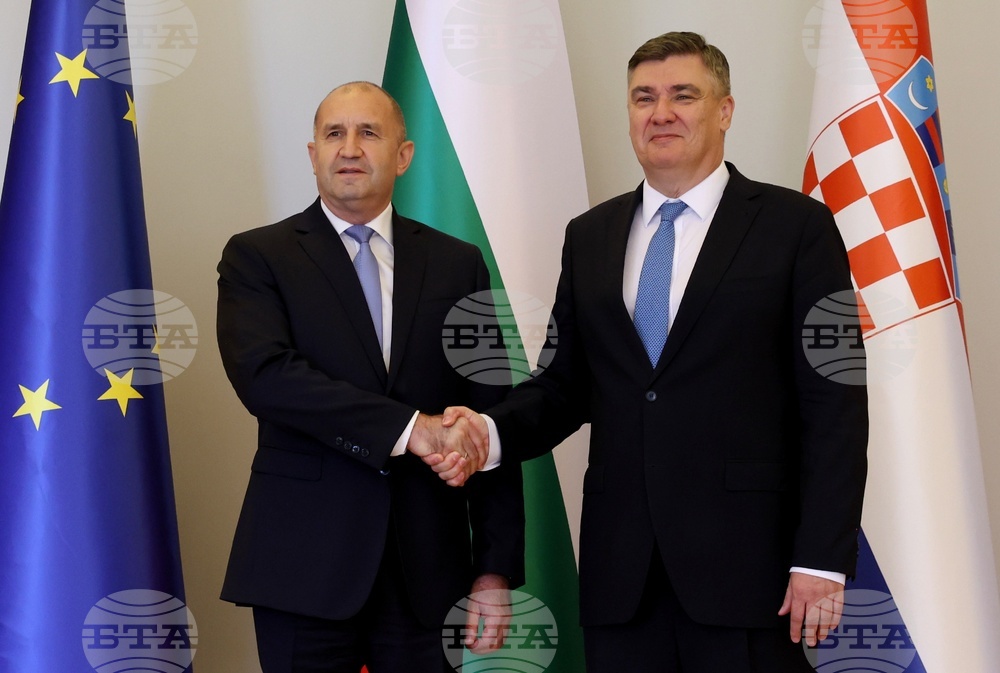 Президентът Румен Радев разговаря с хърватския си колега Зоран Миланович в първия ден от визитата си в страната