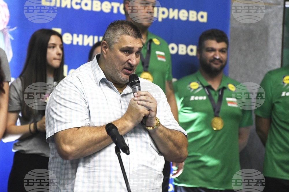 Зала "Христо Ботев" - световни шампионки по волейбол до 19 години - посрещане