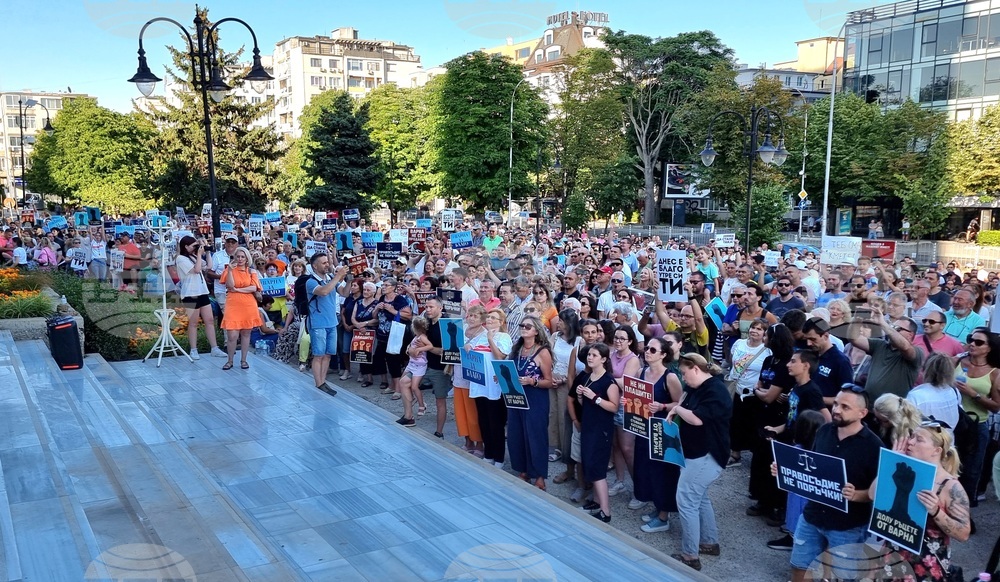Варна - протест в подкрепа на задържания кмет на града Благомир Коцев