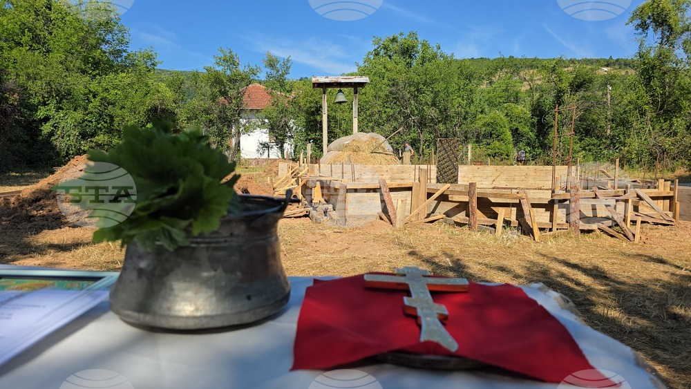 Село Малка Желязна - нов храм - митрополит Гавриил