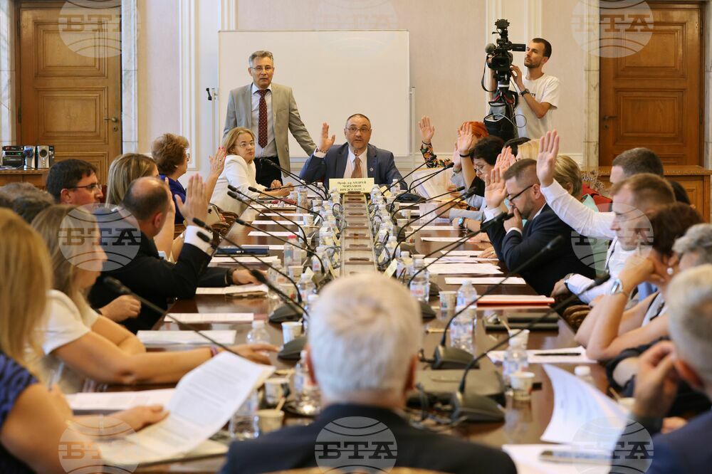 Education Committee Approves Bill to Cut Tuition Fees for Paid University Programmes by 40%