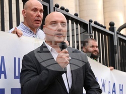 Протест - „Да свалим бухалките на дерибеите“