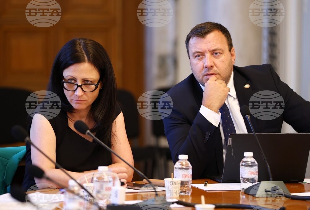 Да бъде премахната възможността за подаване на заявление за промяна на пола в личните документи, предлагат от "Възраждане"