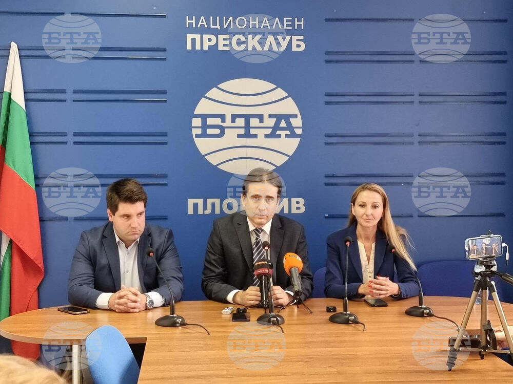Заявката ни е да внесем вот на недоверие най-рано през септември, каза съпредседателят на "Да, България" Божидар Божанов