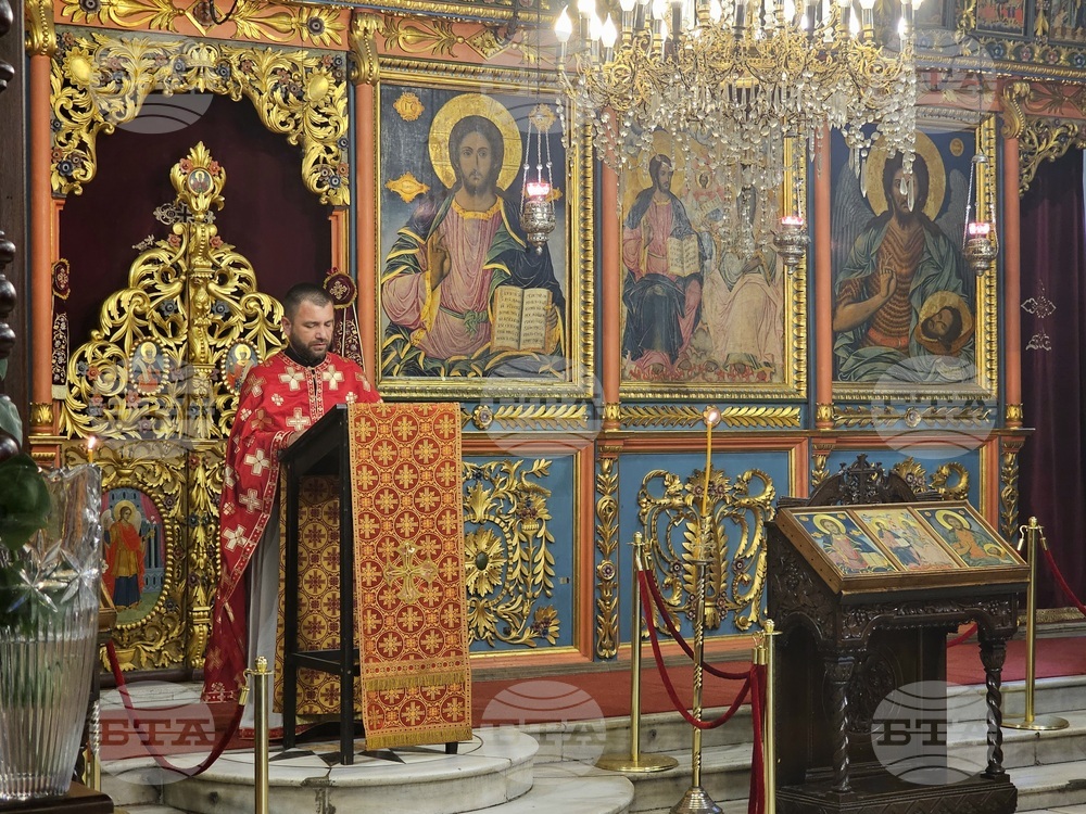 Усърдната молитва на праведника има голяма сила, каза пред миряните в храм „Света Троица“ в Русе протойерей Светослав Анчев