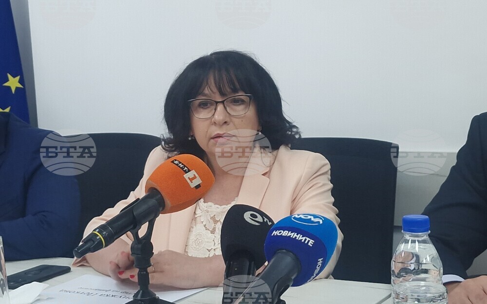 Finance Minister Petkova: Bulgaria Has Issued Debt Under Extremely Favorable Conditions Due to Eurozone Membership