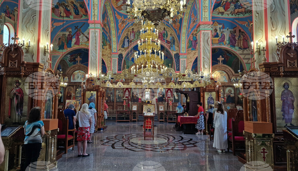 Шумен - храм "Свети Три Светители" - св. пророк Илия