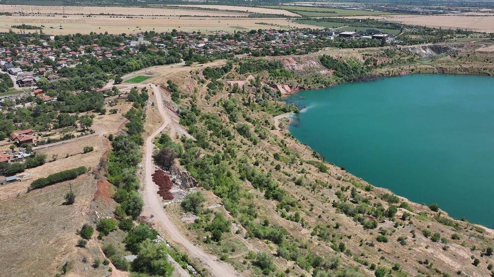 Sofia’s Municipal Council Puts Off Decision on Landslide Risk Near Former Steelworks Lake