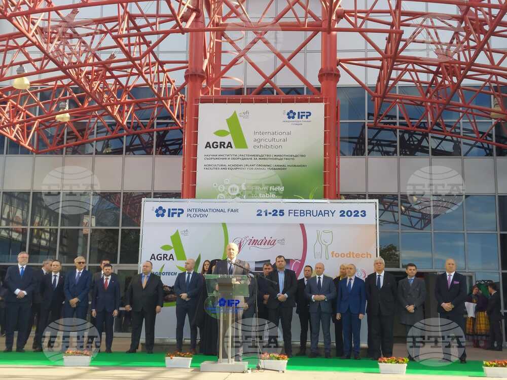 Deputy Minister of Economy Topalov Awards Grand Prize in Golden Cellar Competition