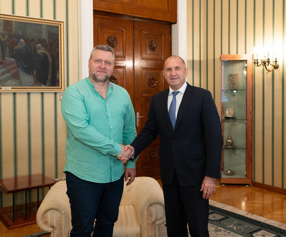 Румен Радев се срещна с режисьора и оперен певец Орлин Анастасов