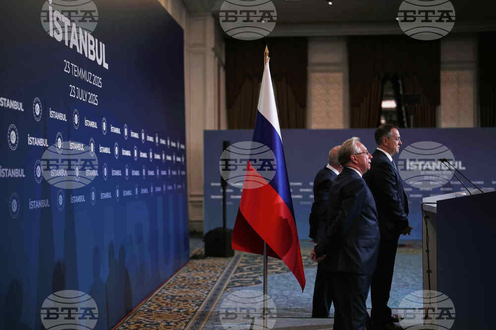 Русия предложи на Украйна кратки хуманитарни примирия и да ѝ върне телата на 3000 войници, съобщи главният преговарящ на Москва Медински