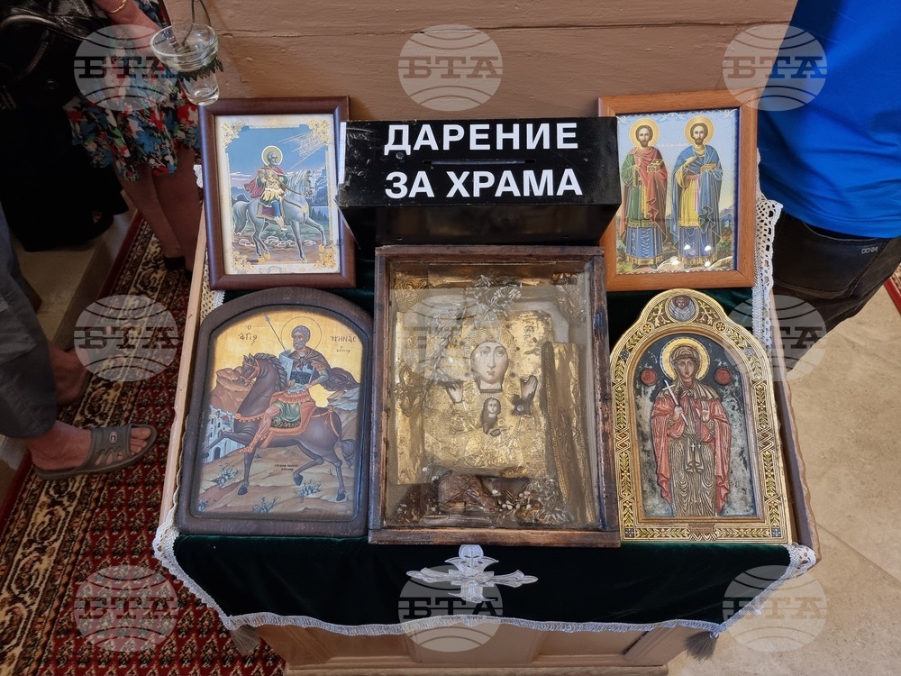 Яхиново - патриарх Даниил - обновление на храм „Света Петка“