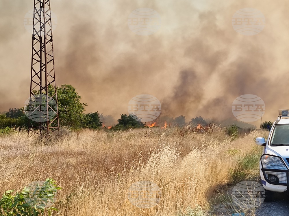 Заради пожара в Ямболско е прекъснато водоснабдяването в 10 населени места в района, съобщиха от ВиК