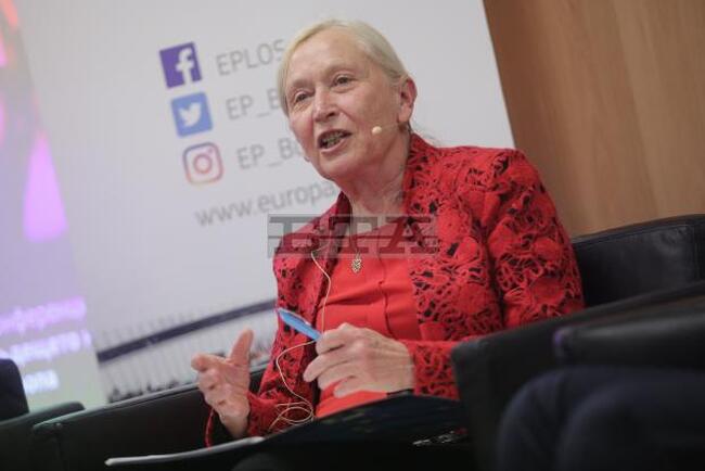 Проф. Ингрид Шикова: ЕС не е само регламенти и директиви, Европа е и дух, и емоция и не трябва да ги губим
