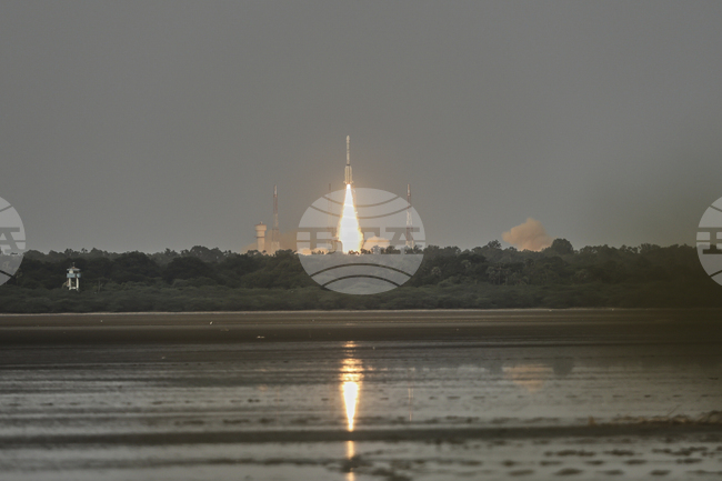 Индия ще изстреля в неделя най-тежкия сателит в космическата си история